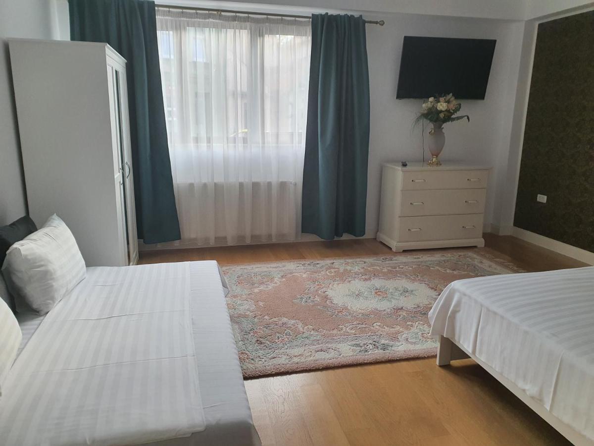 French Boutique Hotel Brasov Ngoại thất bức ảnh