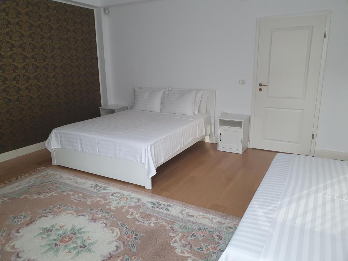 French Boutique Hotel Brasov Ngoại thất bức ảnh