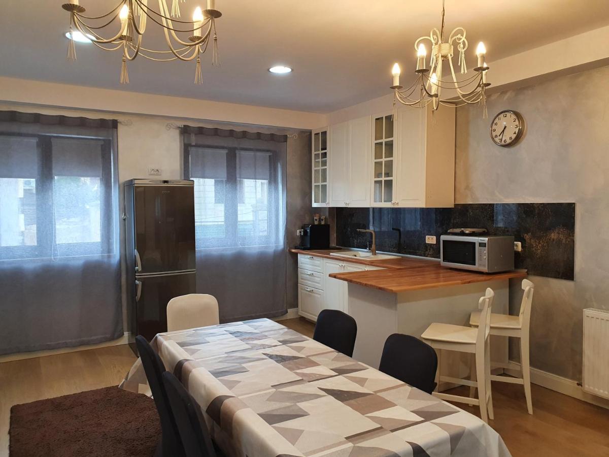 French Boutique Hotel Brasov Ngoại thất bức ảnh