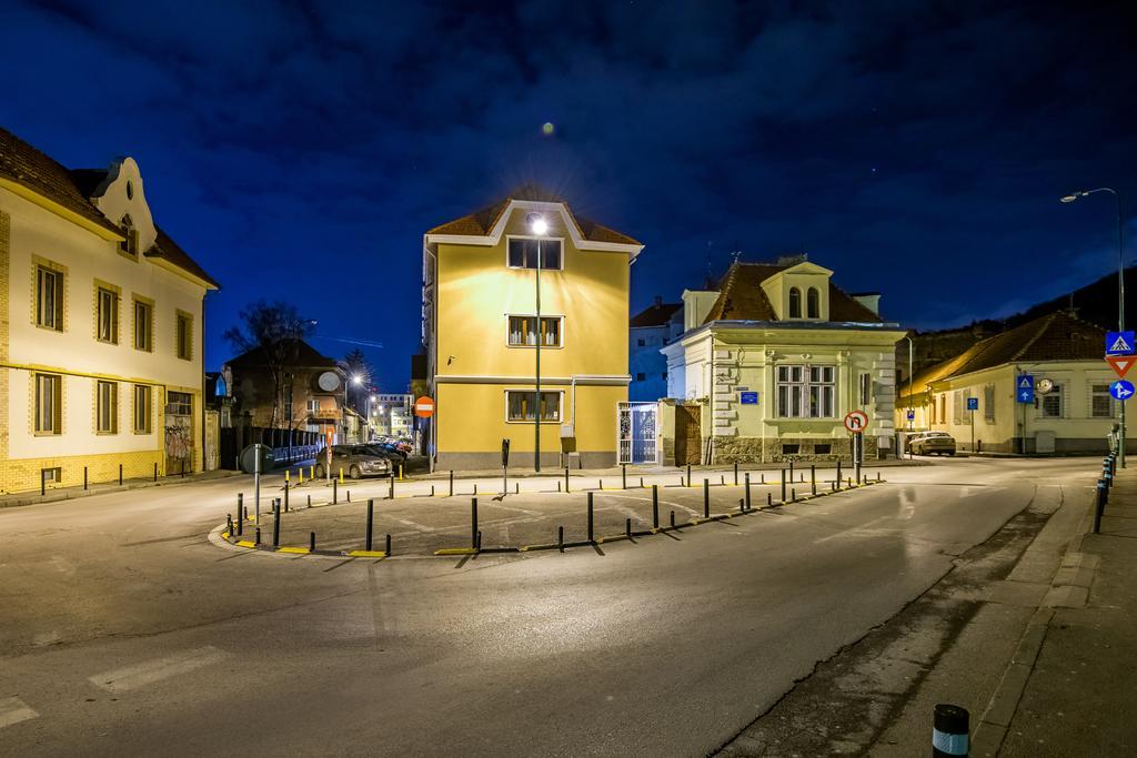 French Boutique Hotel Brasov Ngoại thất bức ảnh