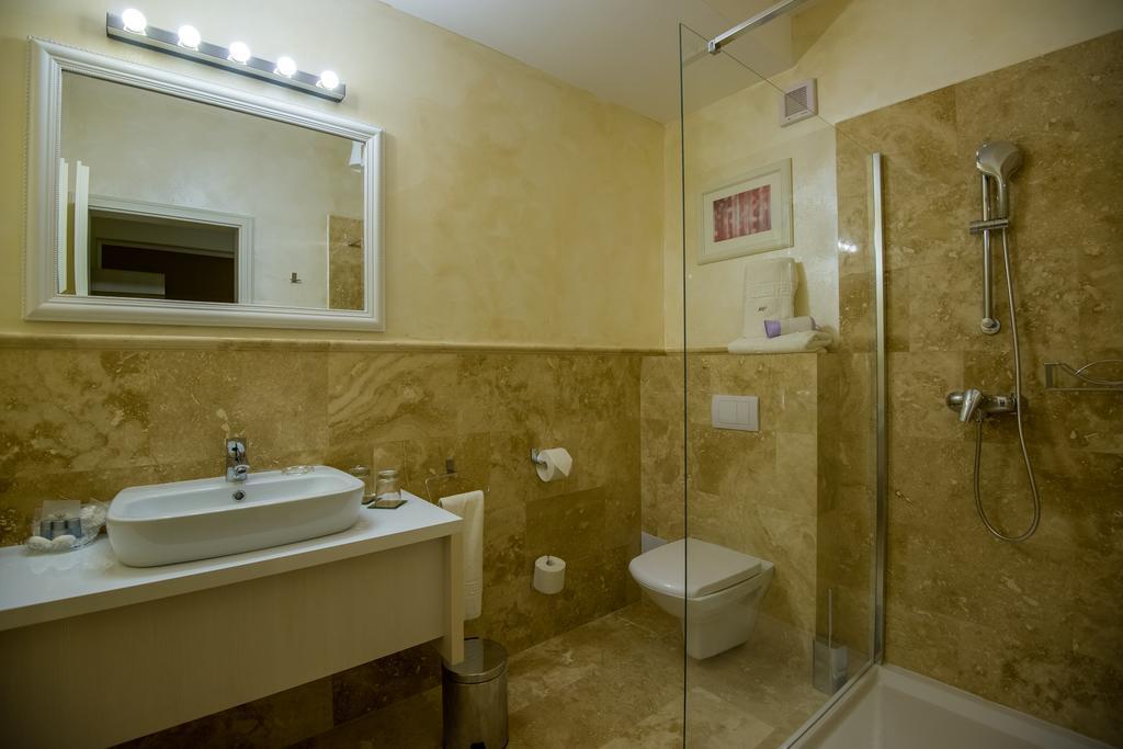 French Boutique Hotel Brasov Ngoại thất bức ảnh