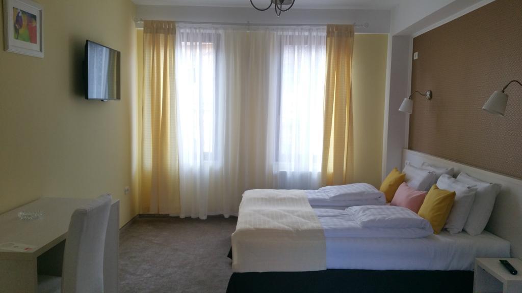 French Boutique Hotel Brasov Ngoại thất bức ảnh