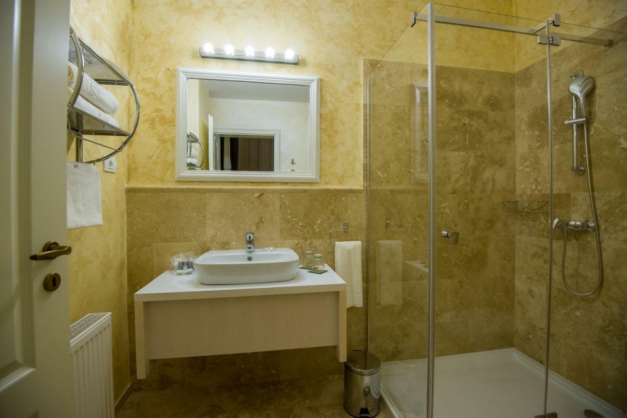French Boutique Hotel Brasov Ngoại thất bức ảnh